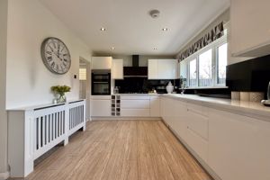 23' Kitchen/Dining Room- click for photo gallery